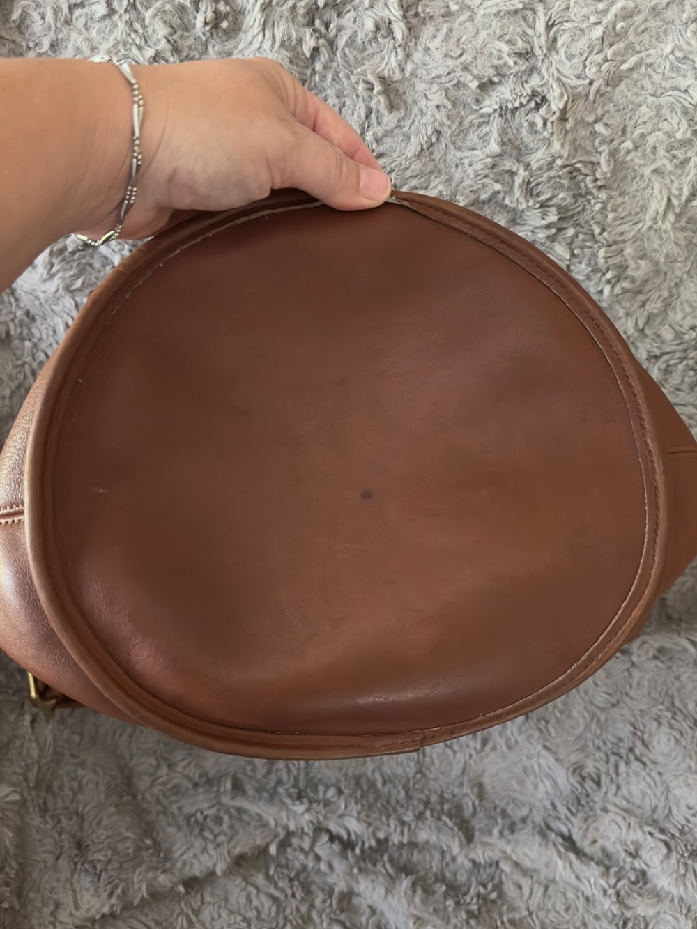 Coach British Tan Vintage Duffle Sac Style # J6D-9085 - Picture 7 of 10